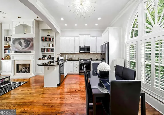Photo 4 of Townhouse for sale at 3541 Roswell Rd NE #11, Atlanta, GA 30305 | MLS# 10796767 | Listing updated on 2026-08-16