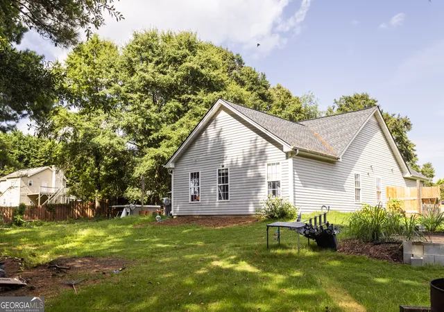 Photo 4 of Single family home for sale at 516 Cambridge Wy, Loganville, GA 30052 | MLS# 10813482 | Listing updated on 2026-09-27