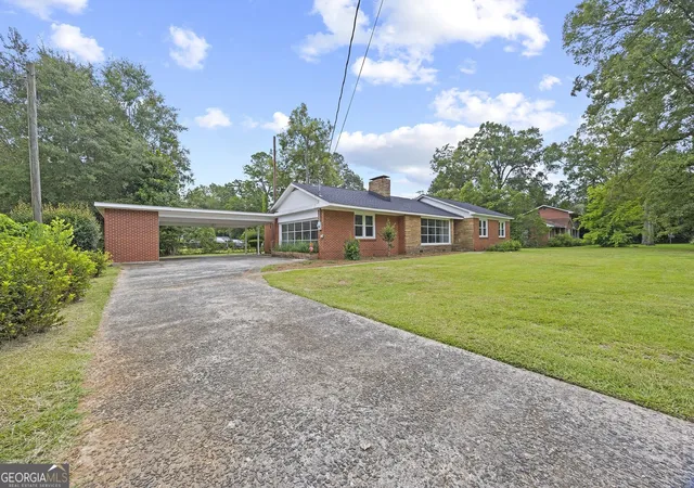 Photo 2 of Single family home for sale at 402 Westview Dr, Fort Valley, GA 31030 | MLS# 10835325 | Listing updated on 2026-09-11