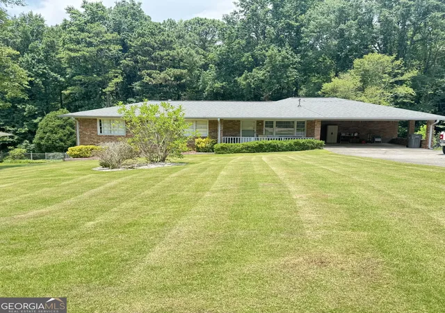 1st image of 6136 Queens Rd, Douglasville, GA 30135 | MLS# 10798979