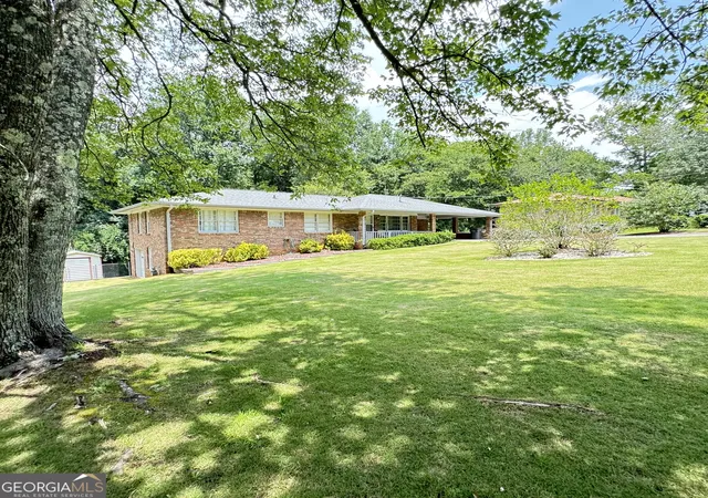 3rd image of 6136 Queens Rd, Douglasville, GA 30135 | MLS# 10798979