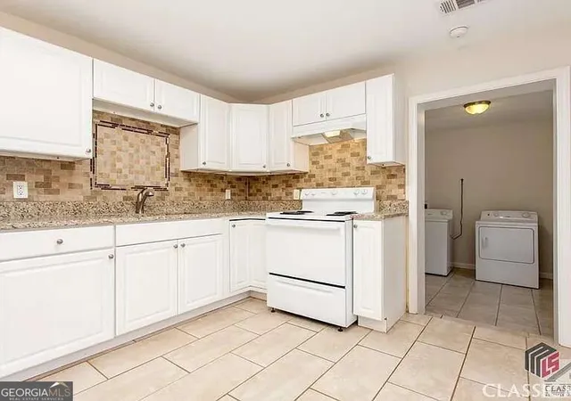 Photo 3 of Single family home for sale at 130 Woody Ln, Athens, GA 30605 | MLS# 10881735 | Listing updated on 2026-10-30