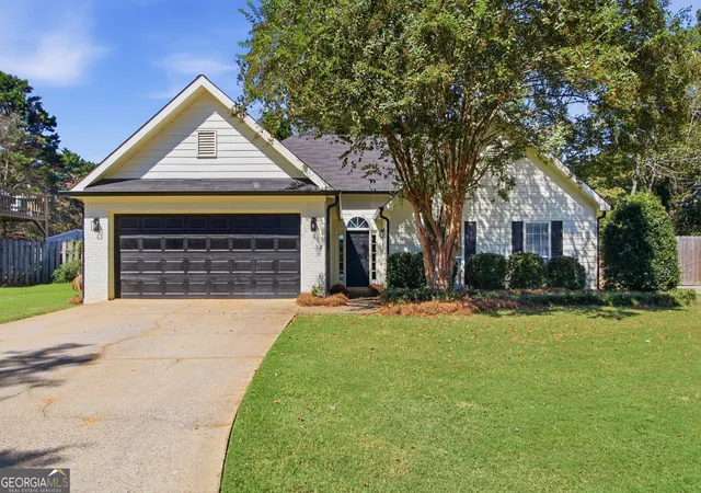 Photo 1 of Single family home for sale at 3104 Baker Plantation Ct, Acworth, GA 30101 | MLS# 10856138 | Listing updated on 2026-10-30