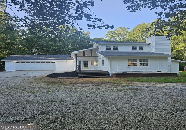 Photo 1 of Single family home for sale at 3300 Stewart Lake Rd, Monroe, GA 30655 | MLS# 10832122 | Listing updated on 2026-09-14