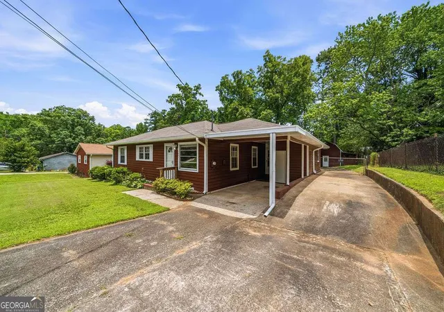 Photo 3 of Sale Pending at 1981 Judy Cir Se, Marietta, GA 30060 | MLS# 10794302 | Listing updated on 2026-09-16