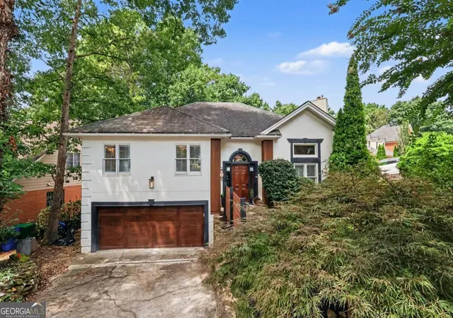 Photo 3 of Sale Pending at 906 Heritage Pl, Decatur, GA 30033 | MLS# 10820394 | Listing updated on 2026-08-25