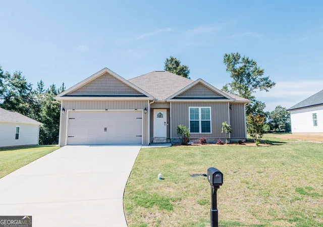 Homes for sale in Hawkinsville, GA | 65 Cole Dr, Hawkinsville, GA 31036 | MLS# 10778850