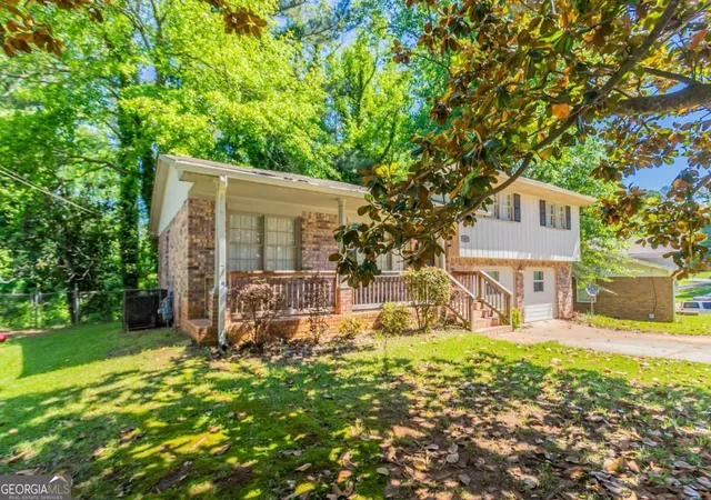 Photo 3 of Single family home for sale at 802 San Miguel Dr, Stone Mountain, GA 30083 | MLS# 10622803 | Listing updated on 2026-09-23