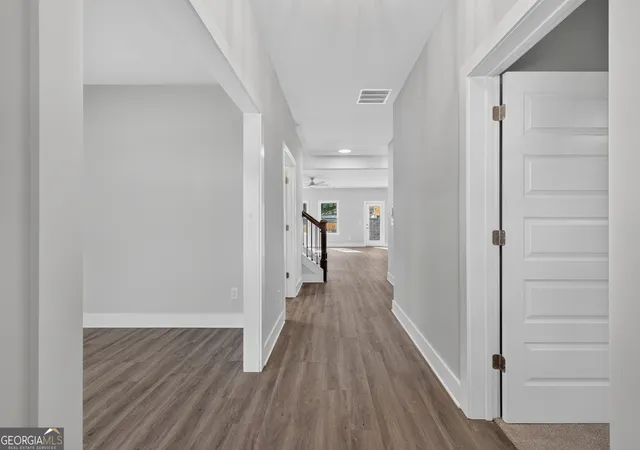 4th image of 3128 Stonegate Ct Sw, Atlanta, GA 30331 | MLS# 10801565