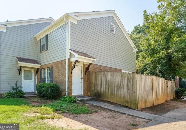 Photo 1 of Single family home for sale at 2611 Stratford Ln, Morrow, GA 30260 | MLS# 10827678 | Listing updated on 2026-08-31