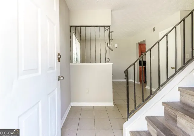 Photo 3 of Single family home for sale at 2611 Stratford Ln, Morrow, GA 30260 | MLS# 10827678 | Listing updated on 2026-08-31