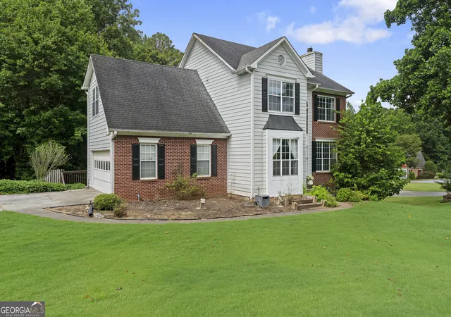 Homes for sale in Sugar Hill, GA | 5660 Bridle Glen Dr, Sugar Hill, GA 30518 | MLS# 10801644