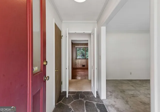 3rd image of 165 W Spalding Dr, Atlanta, GA 30328 | MLS# 10793781