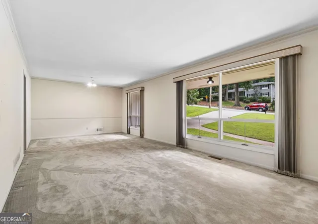 4th image of 165 W Spalding Dr, Atlanta, GA 30328 | MLS# 10793781