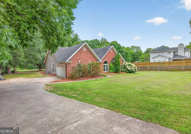 Photo 2 of Single family home for sale at 841 Highway 82, Winder, GA 30680 | MLS# 10800775 | Listing updated on 2026-07-21