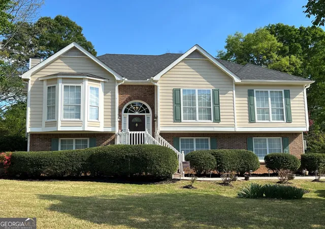 Photo 2 of Single family home for sale at 1625 Huntington Hl Tr, Buford, GA 30519 | MLS# 10735005 | Listing updated on 2026-08-16