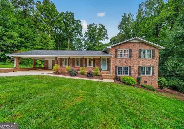 Photo 1 of Single family home for sale at 106 St James Ct, Athens, GA 30606 | MLS# 10825058 | Listing updated on 2026-09-13
