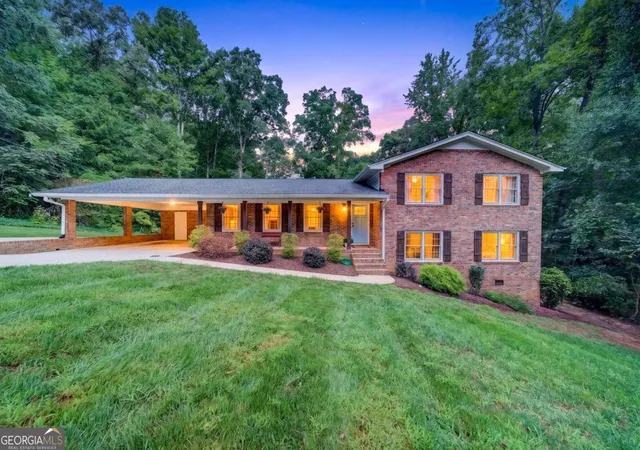 Photo 2 of Single family home for sale at 106 St James Ct, Athens, GA 30606 | MLS# 10825058 | Listing updated on 2026-09-13