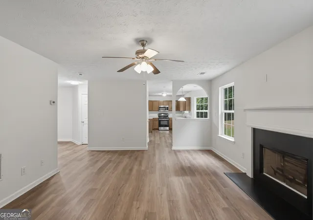 3rd image of 2213 Pine View Trl, Ellenwood, GA 30294 | MLS# 10812984