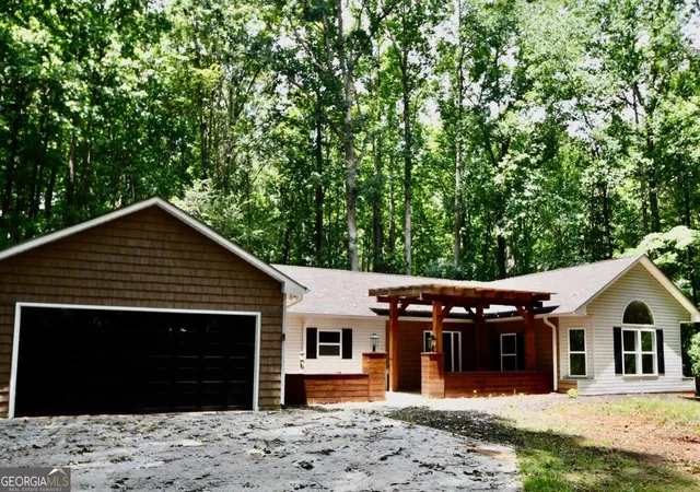 Homes for sale in Lavonia, GA | 257 Lake Pl Dr, Lavonia, GA 30553 | MLS# 10804648
