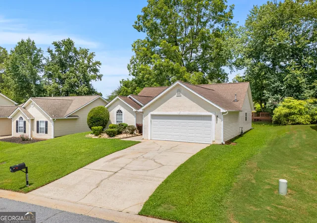 2nd image of 1909 Portwest Wy, Hampton, GA 30228 | MLS# 10829052