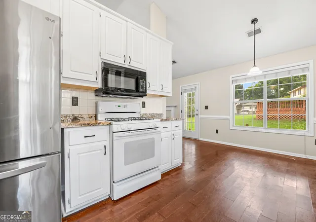 Photo 3 of Sale Pending at 1909 Portwest Way, Hampton, GA 30228 | MLS# 10829052 | Listing updated on 2026-09-08