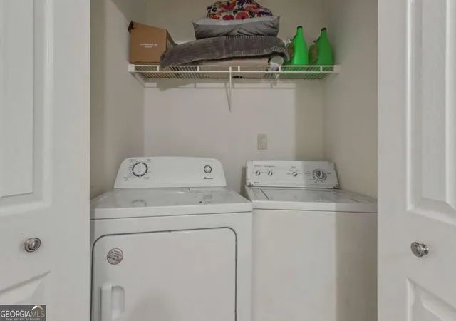 Listing Photo 2 - Condo for sale in building located at 3616 Ginnis Rd SW, Atlanta, GA 30331 - Unit #1