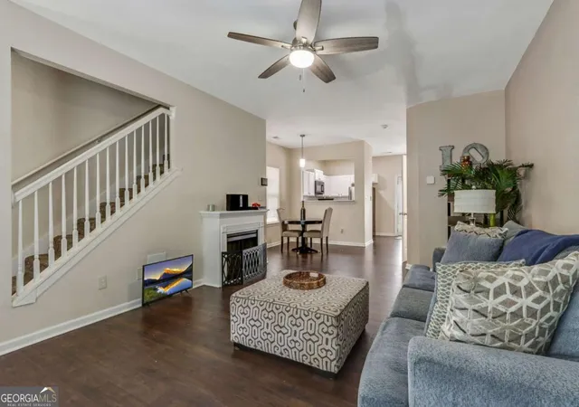 Listing Photo 4 - Condo for sale in building located at 3616 Ginnis Rd SW, Atlanta, GA 30331 - Unit #1