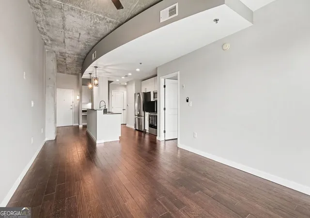 Photo 4 of Condo for sale at 250 Pharr Rd Ne #315, Atlanta, GA 30305 | MLS# 10831991 | Listing updated on 2026-09-19