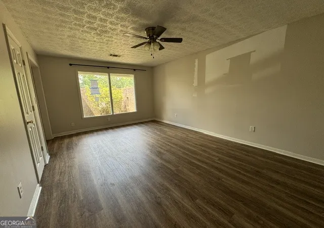 Photo 2 of Sale Pending at 102 Modred Ct, Warner Robins, GA 31093 | MLS# 10810067 | Listing updated on 2026-07-28