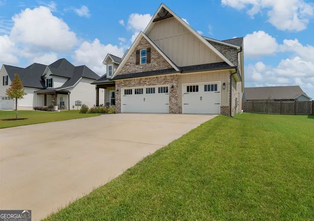 Photo 2 of Sale Pending at 213 Old Holw Way, Kathleen, GA 31047 | MLS# 10821310 | Listing updated on 2026-09-13