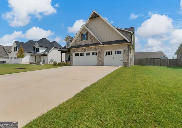 Photo 2 of Sale Pending at 213 Old Holw Way, Kathleen, GA 31047 | MLS# 10821310 | Listing updated on 2026-09-13