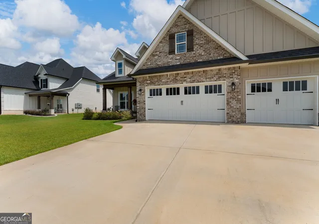 Photo 3 of Sale Pending at 213 Old Holw Way, Kathleen, GA 31047 | MLS# 10821310 | Listing updated on 2026-09-13