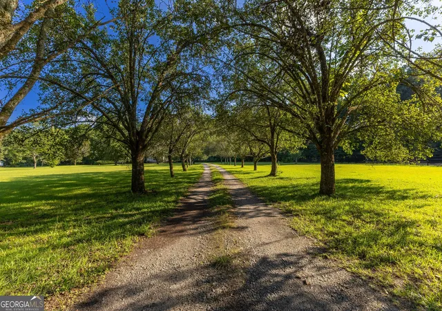 Photo 3 of Single family home for sale at 716 Snead Rd, Fayetteville, GA 30215 | MLS# 10785799 | Listing updated on 2026-08-17