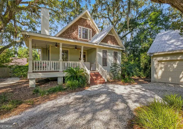 Photo 2 of Single family home for sale at 104 Youngwood Dr, St. Simons, GA 31522 | MLS# 10827551 | Listing updated on 2026-09-09