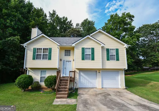 Photo 4 of Single family home for sale at 3864 Amber Glen Ln, Gainesville, GA 30507 | MLS# 10814262 | Listing updated on 2026-10-08