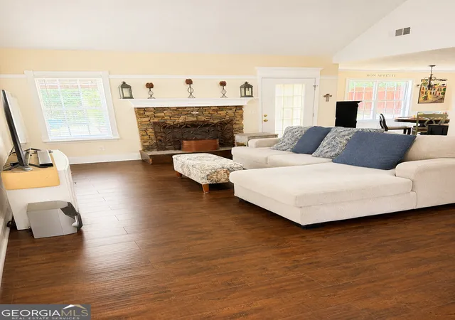 2nd image of 743 Evergreen Dr, Winder, GA 30680 | MLS# 10808729