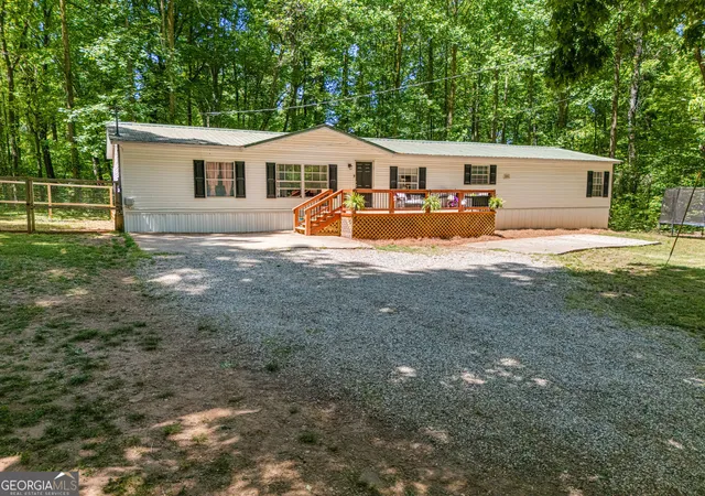 Homes for sale in Maysville, GA | 553 Pleasant Acres Dr, Maysville, GA 30558 | MLS# 10738480