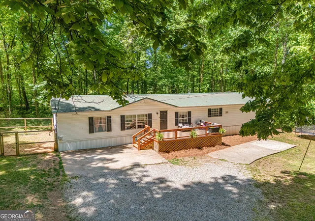 Homes for sale in Maysville, GA | 553 Pleasant Acres Dr, Maysville, GA 30558 | MLS# 10738480