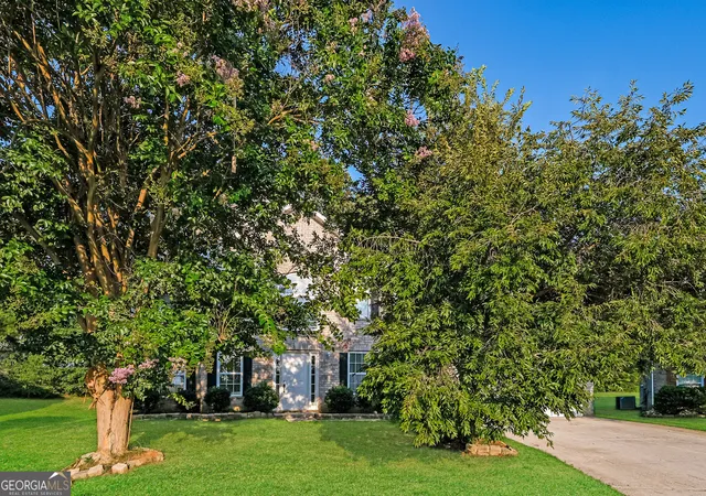 2nd image of 924 Ambeau Cir, Mcdonough, GA 30253 | MLS# 10806350