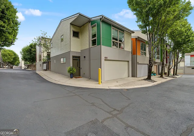 Photo 1 of Sale Pending at 1213 Van Allen Mews Nw, Atlanta, GA 30318 | MLS# 10766617 | Listing updated on 2026-08-29