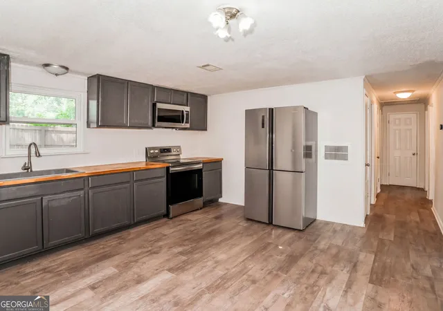 2nd image of 733 Sutton St, Jesup, GA 31545 | MLS# 10791968