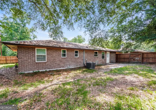 Photo 4 of Single family home for sale at 733 Sutton St, Jesup, GA 31545 | MLS# 10791968 | Listing updated on 2026-10-11