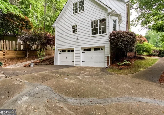 Photo 2 of Single family home for sale at 4817 Ridgewood Creek Dr, Acworth, GA 30102 | MLS# 10824364 | Listing updated on 2026-09-12