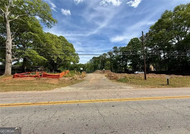 2nd image of 2304 Whites Mill Rd, Decatur, GA 30032 | MLS# 10766900