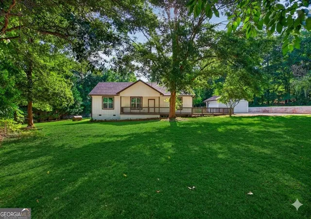 3rd image of 100 Willow Creek Dr, Locust Grove, GA 30248 | MLS# 10790025