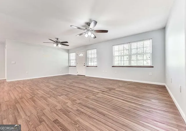 3rd image of 424 Shamrock Dr, Dalton, GA 30721 | MLS# 10730040
