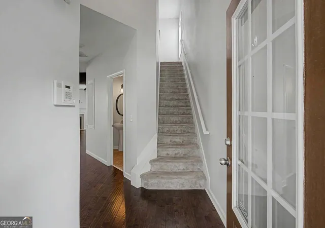 Photo 3 of Single family home for sale at 6060 Bentley Way, Cumming, GA 30040 | MLS# 10757267 | Listing updated on 2026-07-28