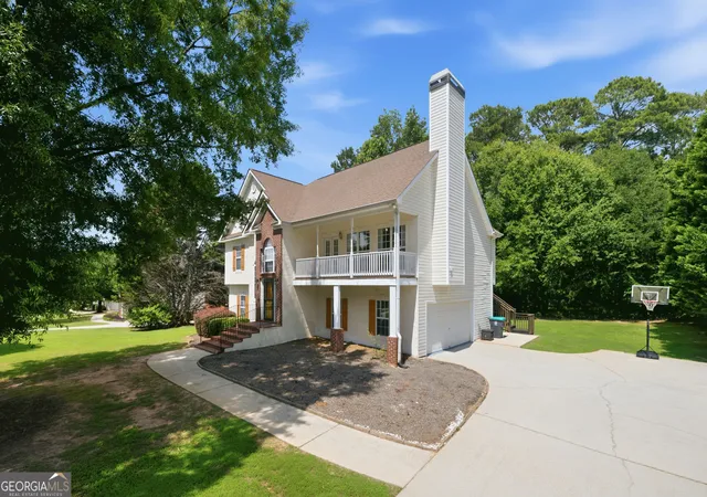 Photo 3 of Single family home for sale at 139 Lost Forest Dr, Mcdonough, GA 30252 | MLS# 10799677 | Listing updated on 2026-09-08