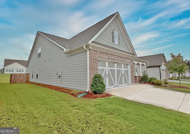 Photo 2 of Sale Pending at 195 Amherst Way, Fayetteville, GA 30215 | MLS# 10818036 | Listing updated on 2026-08-20
